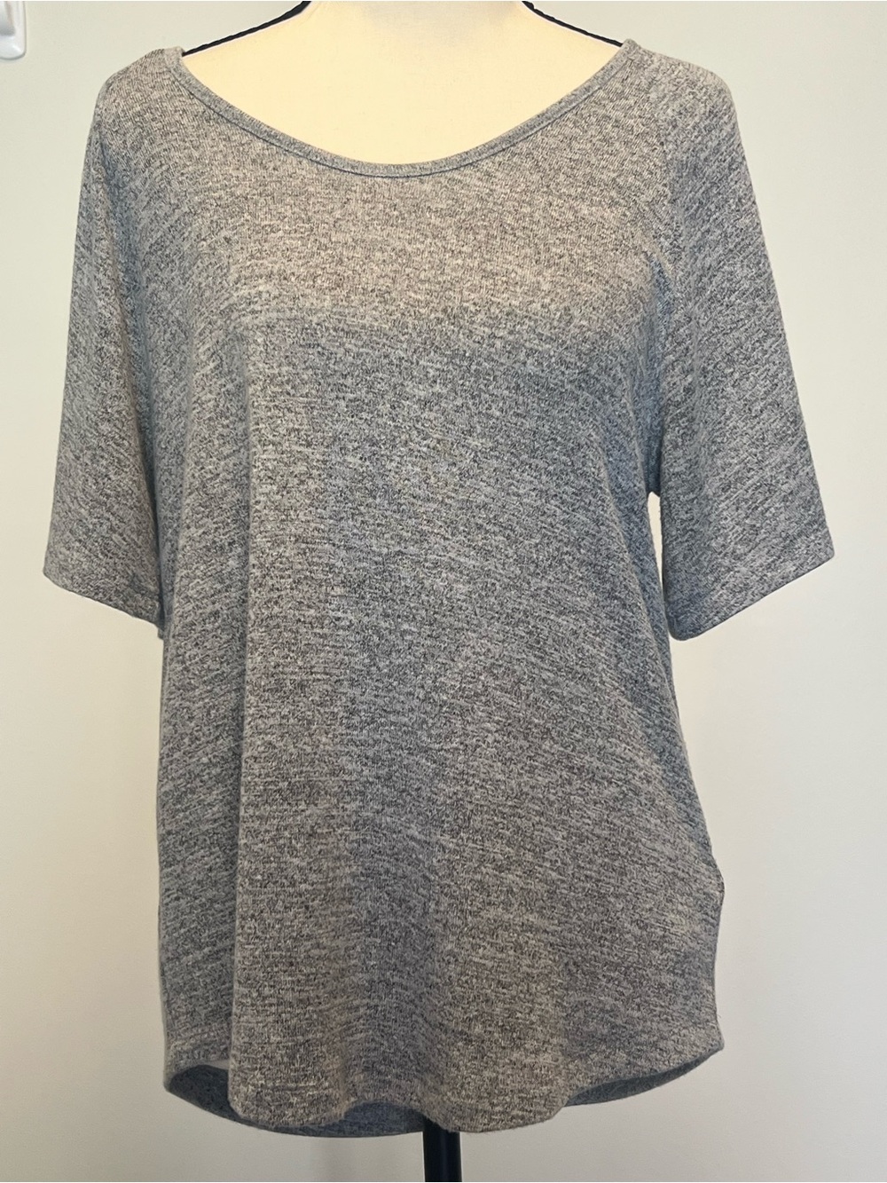 GAP Heather Gray Short Sleeve Scoop Neck Tee